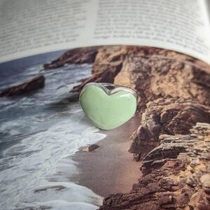 Vintage Y2K Mint Green Chunky Acrylic Heart Ring Size 6.5